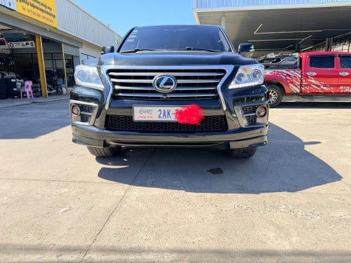 Lx570 2013 full option Arab