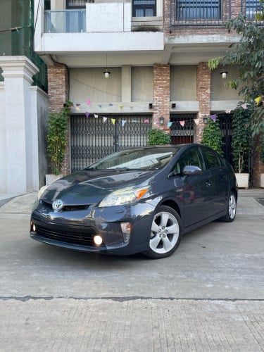 Prius 2014 Option 5 ឡានមូល ស្អាតអត់បុ្
