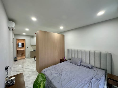 Studio Unit 20th Floor For Sale: Crown Towers