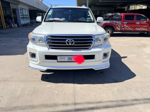 Toyota Land Cruiser 2013 full option Arab