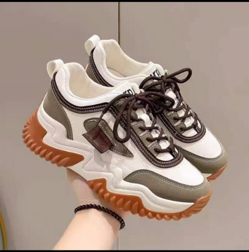 Women Fashion Shoes 2025 Thick Sole Brown | ស្បែកជើងស្ត្រីម៉ូដថ្មី 2025 ជើងក្រាស់ ពណ៌ត្នោត | Size 37