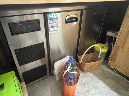 ទូរទឹកកក ក្រោមទូរកាហ្វេ សម្រាប់ហាងកាហ្វេ