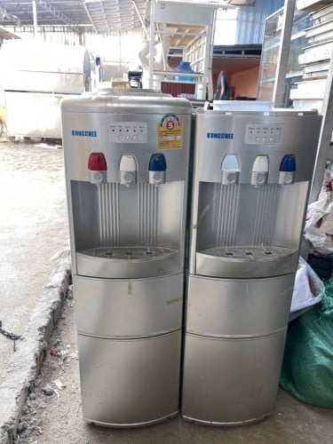 ម៉ាសុីនទឹកក្ដៅត្រជាក់