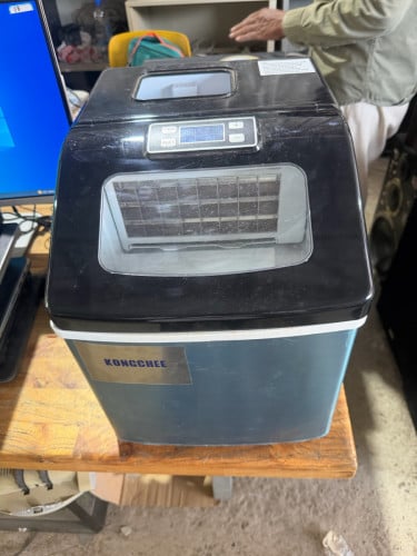 ម៉ាសុីនផលិតទឹកកក