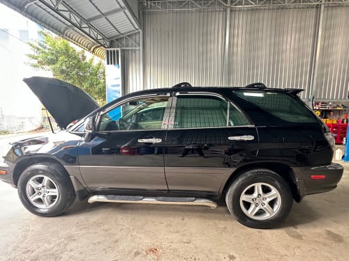 ឡានលក់ 00 ប៉ុង 1  ធានាឡានស្អាត ហ្គាស់ HANA ដាក់ថ្មី ជិះធ្វើការជិតៗផ្ទះ រៀបចំហើយស្អាតអស់យកទៅជិះ