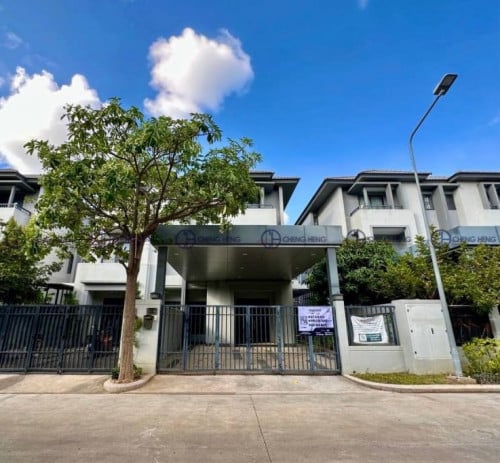 វីឡាភ្លោះលក់បន្ទាន់ នៅជីបម៉ុង(50ម៉ែត្រ) -S331