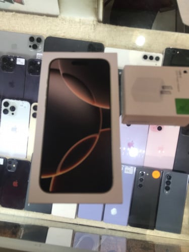 ខ្ញុំប្រើផ្ទាល់ម្ចាស់ដើម អាចជួបមើលផ្ទាល់បាន សំបកថ្មី98% មានប្រអប់ ឆ្នាំងសាកហ្សីនអោយទាងំអស់