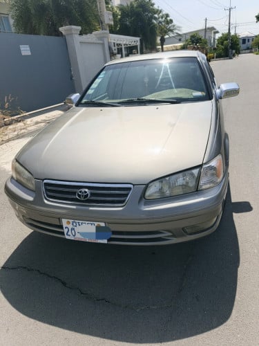 ឡានលក់ឆ្នាំ 99