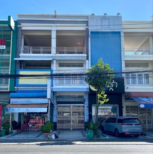 ផ្ទះអាជីវកម្មសំរាប់ជួលជិតផ្សារ អ៊ីអន២  / Business house for rent near Aeon2