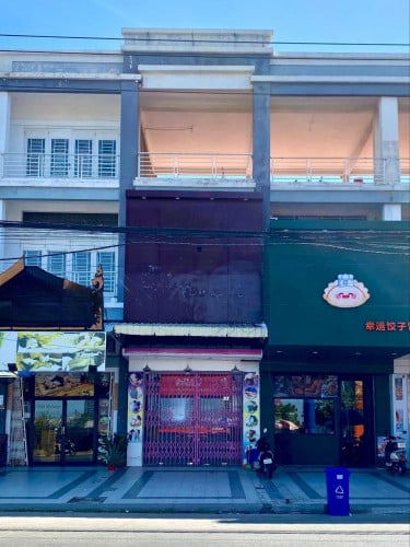 ផ្ទះអាជីវកម្មសំរាប់ជួលជិតផ្សារ អ៊ីអន២   / Business house for rent near Aeon2