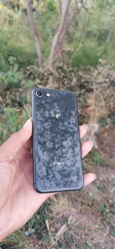 ចង់លក់ iPhone 8 ស្អាត តម្លៃ 58$