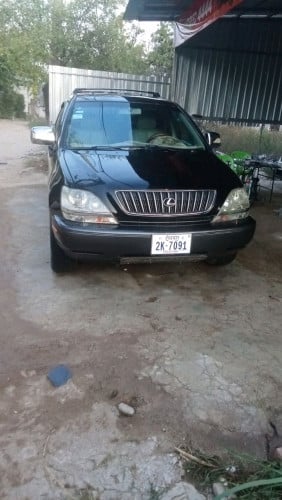 ឡានលក់ Lexus rx300 1999 ប៉ុង1 ឡានស្អាត តំលៃ6000$ចរចា0966074444