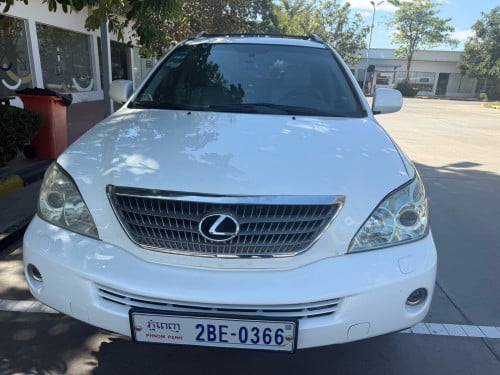 ត្រូវការលក់Lexus Rx400h hfull ឡាននៅស្អាត