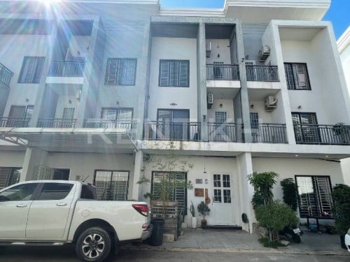 វីឡាកូនកាត់សម្រាប់ជួលនៅបុរីអារ៉ាតា / Link Villa for Rent at Borey Arata