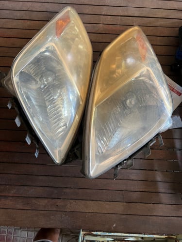 ចង្កៀងឡានprius04សុីន នៅស្អាតតំលៃ30$ 016679797