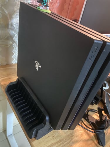 លក់ បងៗ ត្រូវការឆាត PS4 Pro, ចង់លក់ព្រោះទុកចោលអត់សូវបានលេងទេ