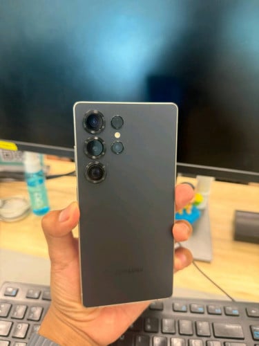 លក់ S 25 Ultra USA 99% មានប្រអប់