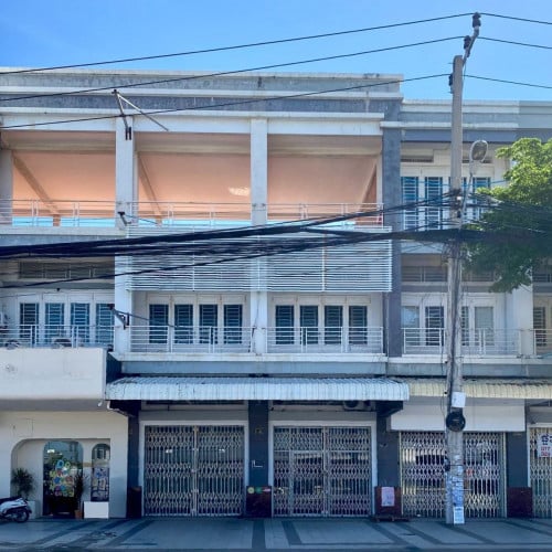 ផ្ទះអាជីវកម្ម​ពីរល្វែងជួលជិតផ្សារ អ៊ីអន២  / Two Business house for rent near Aeon2