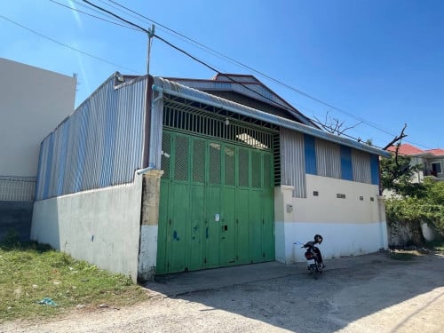ឃ្លាំងសម្រាប់ជួលនៅសែនសុខ / Warehouse for Rent at Khan Sen Sok