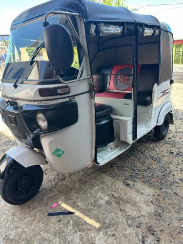 018 ម៉ាស៊ីនតាន់សំបកកង់ថ្មីៗបីគ្រាប់ជើងក្រោមអាប់ណែនល្អ។