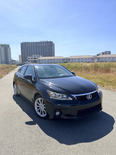 2013 LEXUS CT200h