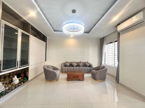 2Twin Villa For Rent In Borey Penghout Boeung Snor