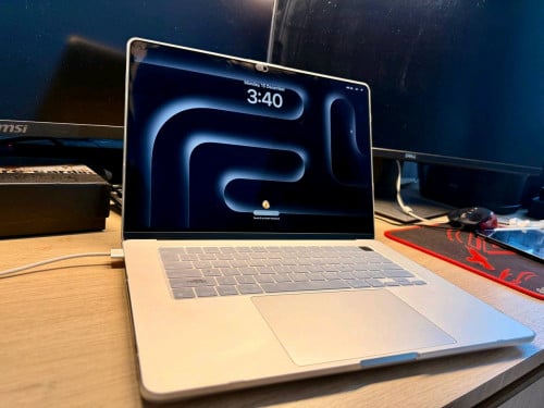 Apple MacBook Air M2 15 inch 99