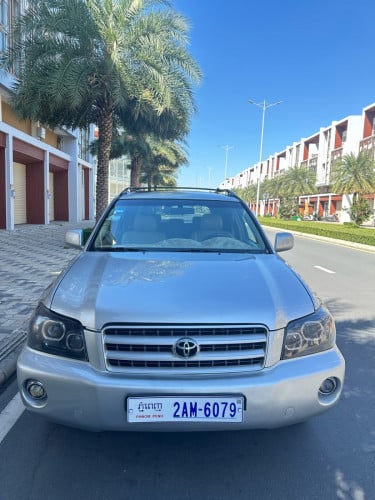 Highlander Limited Full Option 6ម៉ាសុីន ប៉ុង1 ឆ្នាំ2001