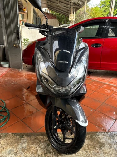 Honda PCX ម៉ាសុីន125cc ជប៉ុនឆ្នាំ2022 ម៉ាសុីនសានុំ ខ្លាំងទិញបាន2ខែ ផ្លាកលេខម្ចាស់ដើមកណ្ដាល