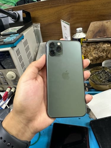 iPhone 11pro 64g.  Code CH. សុីម2 LCD gx