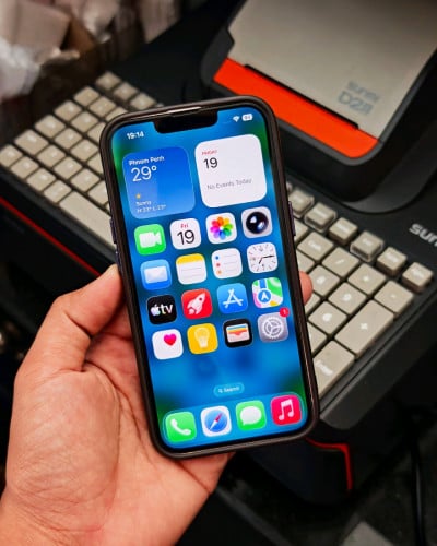 iPhone 13 128G ( Bypass ប្រេីបានតែ WiFi )