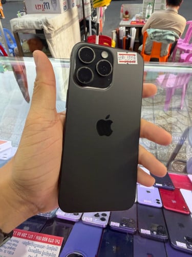 iPhone 15 Pro max ZA 99% battery 100%