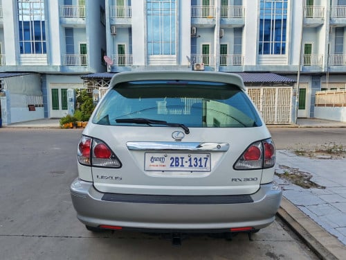 Lexus Rx300 2003 ប៉ុងមួយ​ ឡានថ្មីណាស់​ តំលៃ​ល្អ
