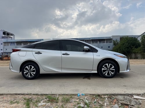 prius .017 - full .ឡានថ្មី