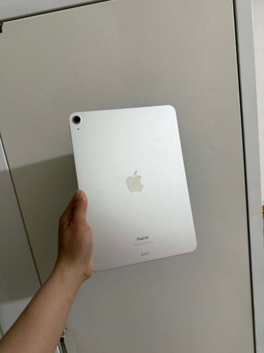 Sell Air 5 M1 (5th generation) 64g WiFi Scan 98.9%