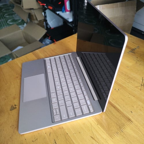 Surface Laptop Go