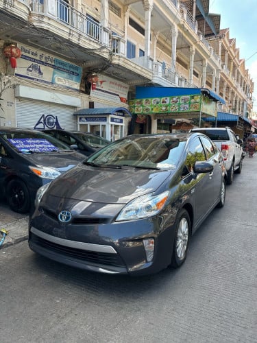 Toyota Prius 2013 plug-in