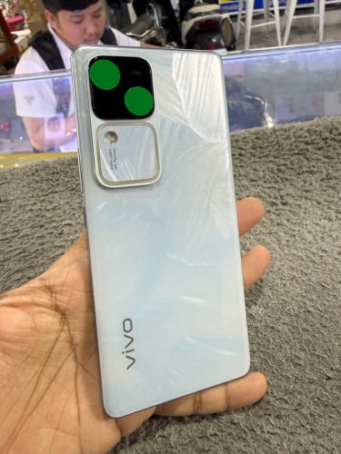 Vivo V30 5G Ram12G Memory256G ក្រុមហ៊ុនសុីមពីរ មានឆ្នាំងសាក