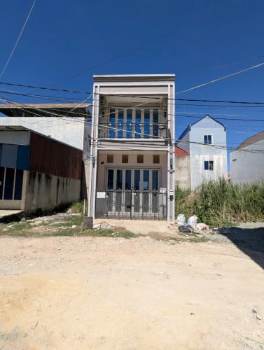 ផ្ទះជួលជិតបុរីវារីណា រឺបុរីមហាសែនសុខ