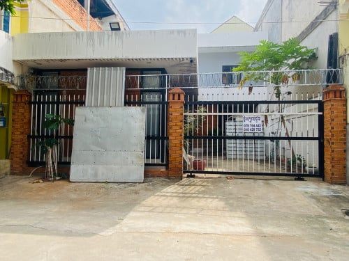 ផ្ទៈ ឬ ការិយាល័យសម្រាប់ជួល