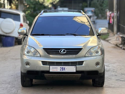 រថយន្តប្រើថែនៅថ្មីស្បែកពូកស៊ីន ទឹកថ្នាំមានបាញ់តិចតួច