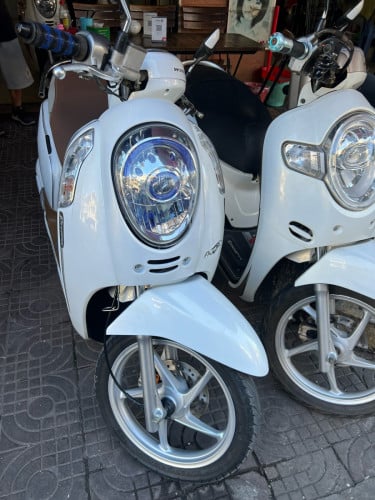 ម៉ូតូលក់