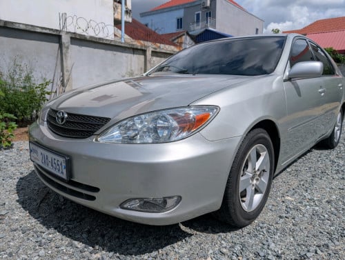 ឡានជួលគ្រួសារដេីរលេង