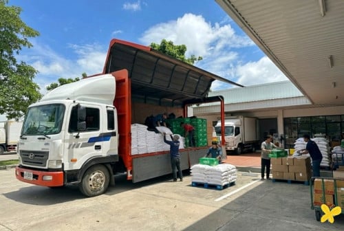 រថយន្តប្រាំតោនសំរាប់ជួលខែ