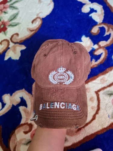 មួកប្រេន Balenciaga មួយទឹកស្អាត 99%