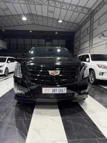 លក់​ Escalade 016 full option V8 សាំង​ តួ​វែង​ ម្ចាស់ដេីម​ផ្ទាល់​ទិញ​ថ្មី​ខ្លាញ់​គោ