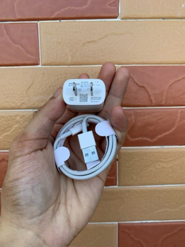 លក់ដុយសាក iPhone នឹងក្បាលសាក 4.5$