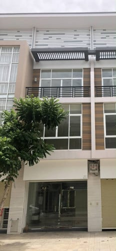 ផ្ទះshophouse សំរាប់លក់នភប៉េងហួតបឹងស្នោ