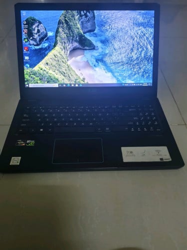 ASUS AMD R5 2500U GTX 1050