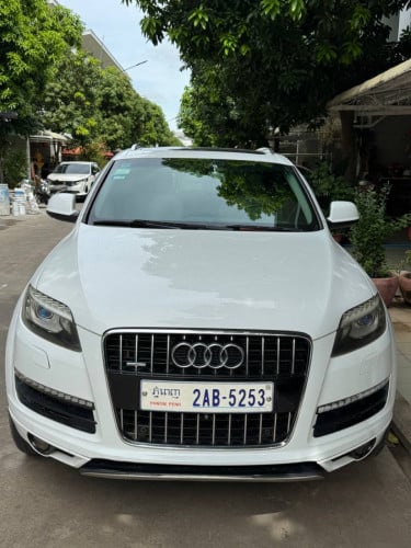 Audi Q7 2011 For Rent /出租
